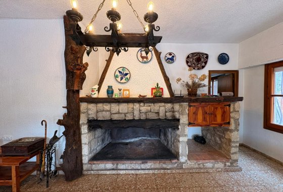 Resale - Villa - Sax