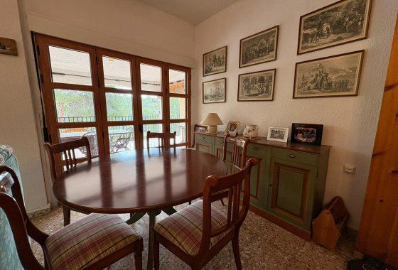 Resale - Villa - Sax