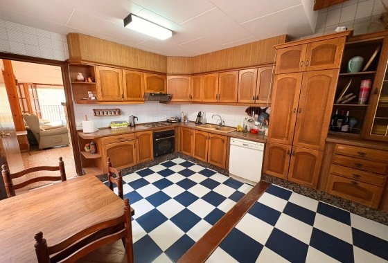 Resale - Villa - Sax