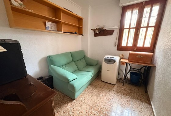 Resale - Villa - Sax