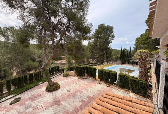 Resale - Villa - Sax