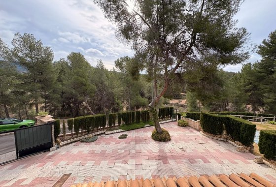 Resale - Villa - Sax