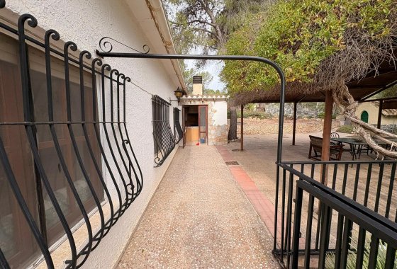 Resale - Villa - Sax