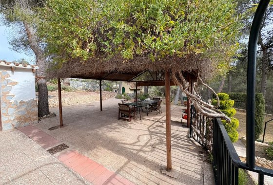 Resale - Villa - Sax