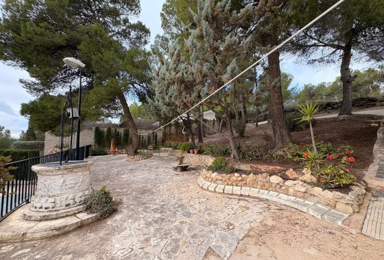 Resale - Villa - Sax