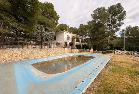 Resale - Villa - Sax