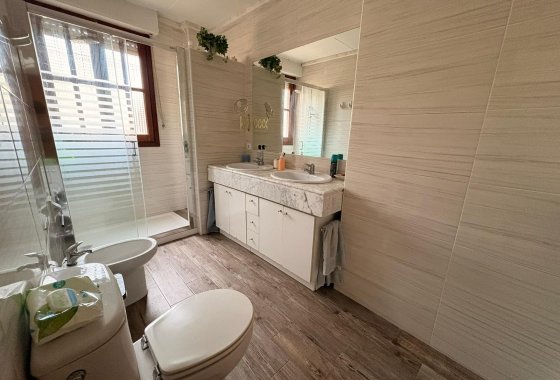 Resale - Villa - Sax