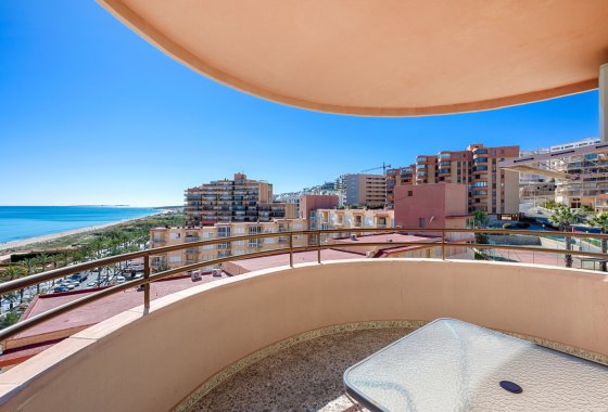 Resale - Apartment - Arenales del Sol - Segunda linea playa