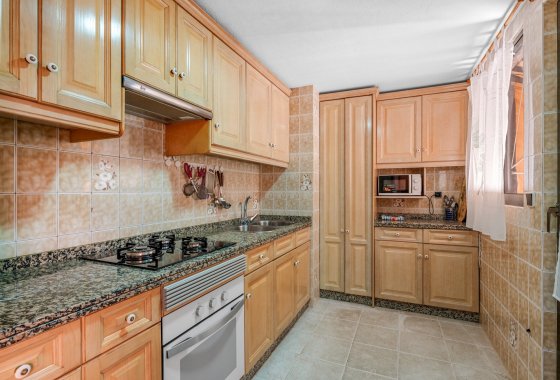 Resale - Apartment - Arenales del Sol - Segunda linea playa