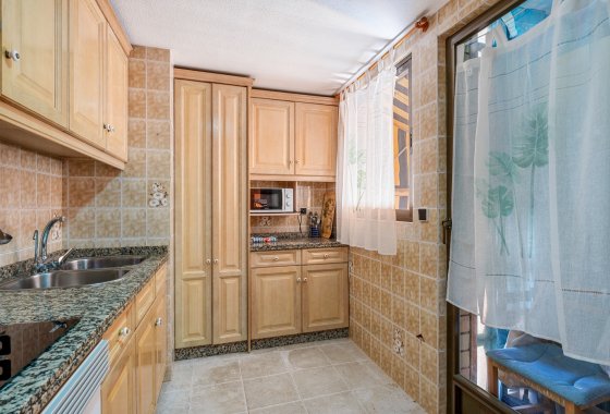 Resale - Apartment - Arenales del Sol - Segunda linea playa