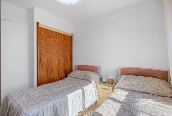 Resale - Apartment - Arenales del Sol - Segunda linea playa