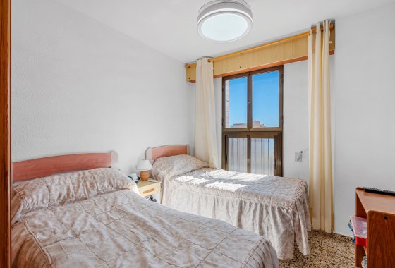 Resale - Apartment - Arenales del Sol - Segunda linea playa