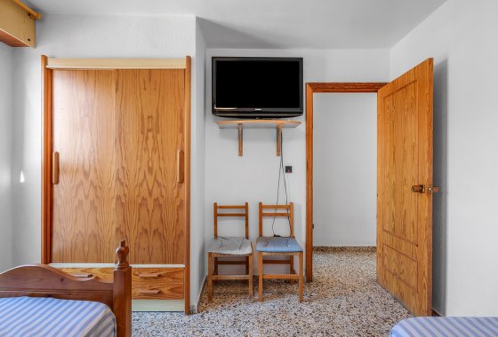 Resale - Apartment - Arenales del Sol - Segunda linea playa