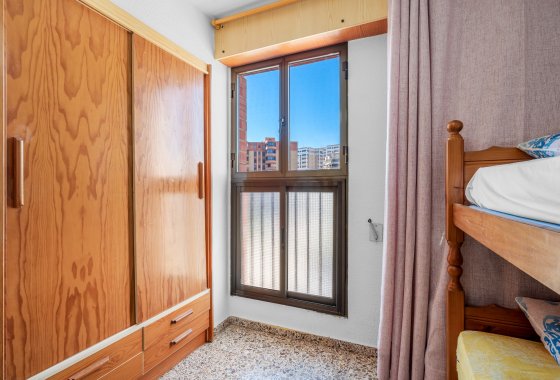 Resale - Apartment - Arenales del Sol - Segunda linea playa