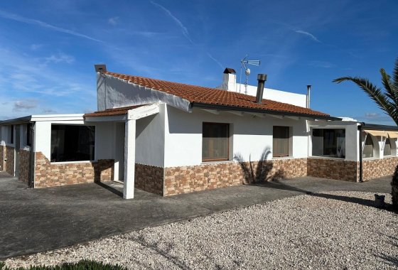Resale - Villa - Villena