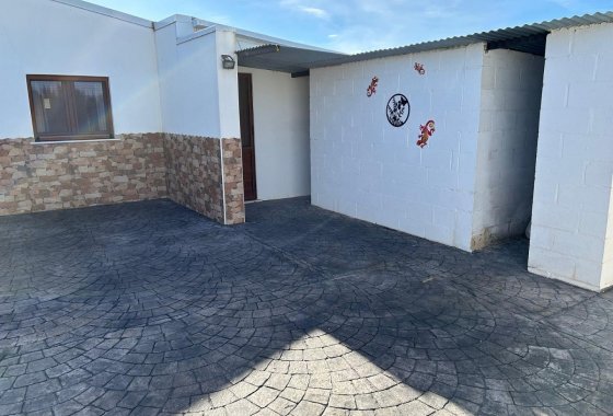 Resale - Villa - Villena