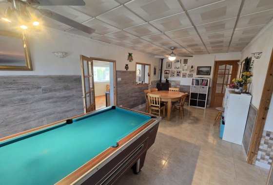 Resale - Villa - Villena