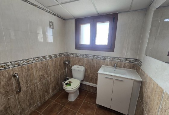 Resale - Villa - Villena