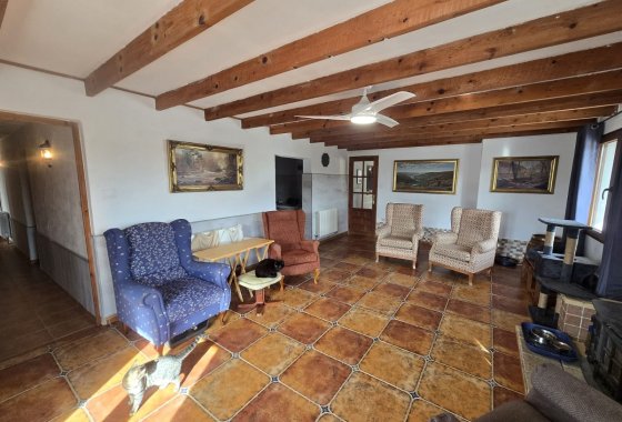 Resale - Villa - Villena