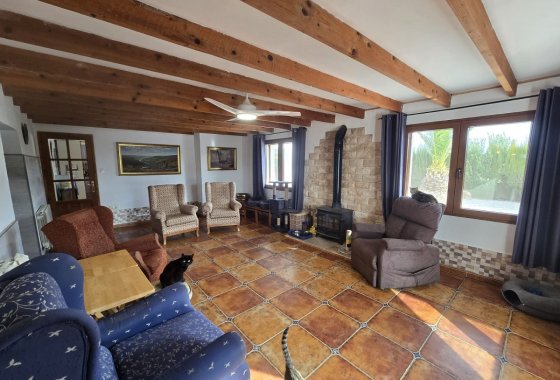 Resale - Villa - Villena