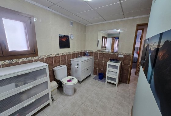 Resale - Villa - Villena