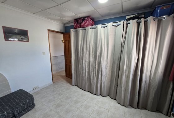 Resale - Villa - Villena