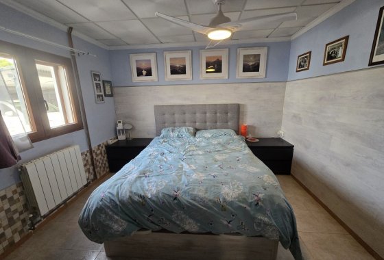 Resale - Villa - Villena