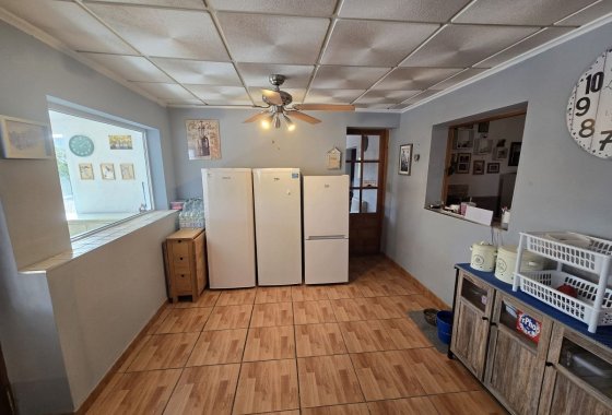 Resale - Villa - Villena