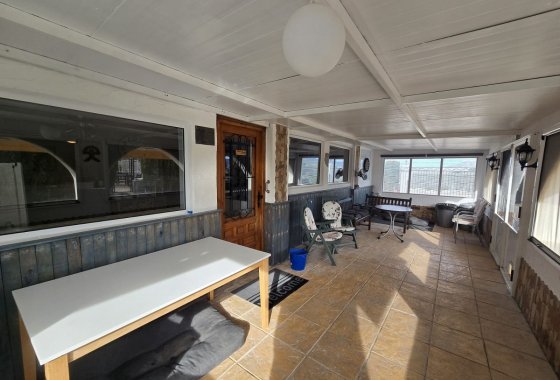 Resale - Villa - Villena