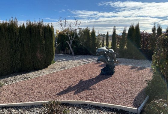 Resale - Villa - Villena
