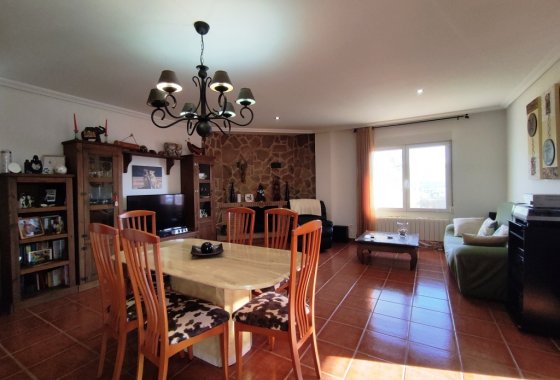 Resale - Villa - Gorga