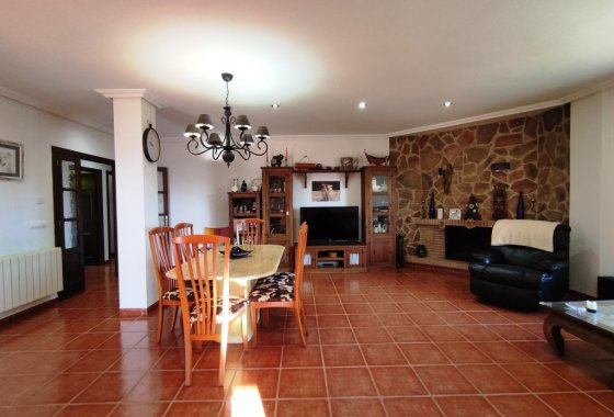 Resale - Villa - Gorga