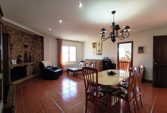 Resale - Villa - Gorga
