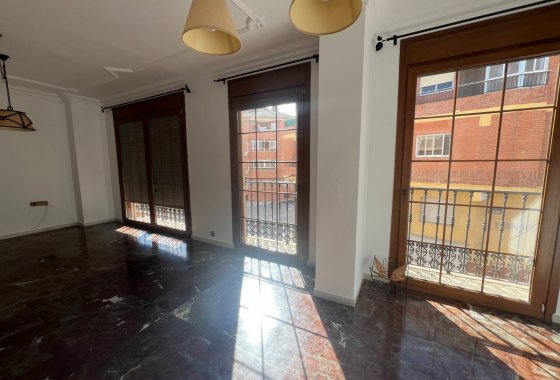 Reventa - Adosado - Sax