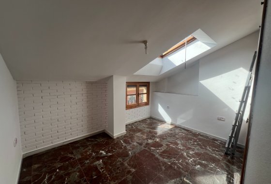 Reventa - Adosado - Sax