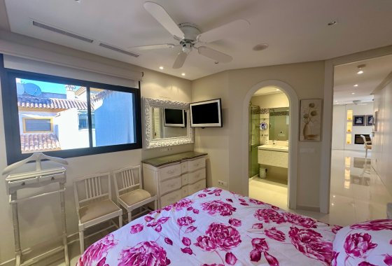 Resale - Apartment - Guardamar del Segura - Marjal Beach