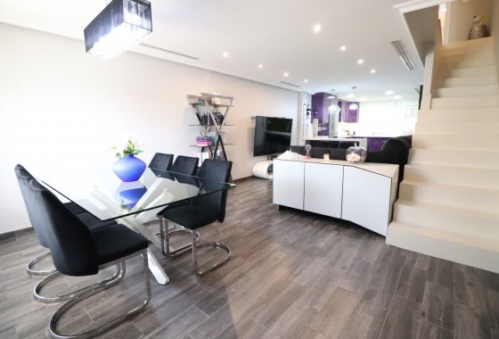 Wiederverkauf - Stadthaus - Redován - Redovan - Town