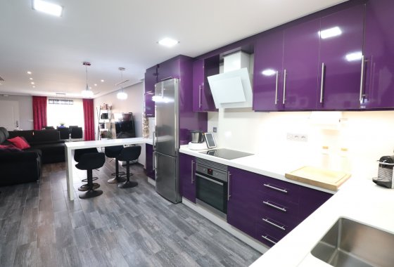 Wiederverkauf - Stadthaus - Redován - Redovan - Town