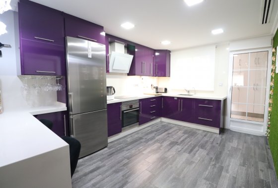 Wiederverkauf - Stadthaus - Redován - Redovan - Town