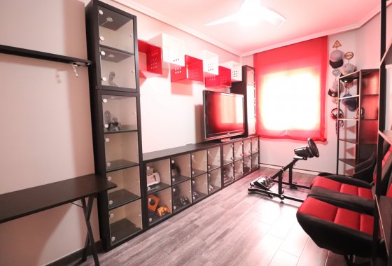 Wiederverkauf - Stadthaus - Redován - Redovan - Town