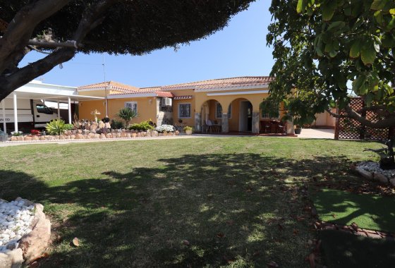 Resale - Villa - Torrevieja - Chaparral