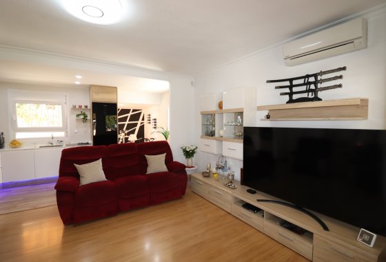 Resale - Villa - Torrevieja - Chaparral