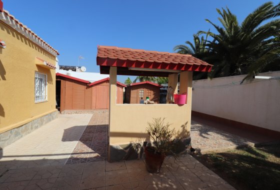 Resale - Villa - Torrevieja - Chaparral