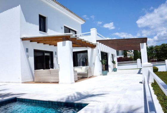 Wiederverkauf - Villa - Marbella - Nueva Andalucía