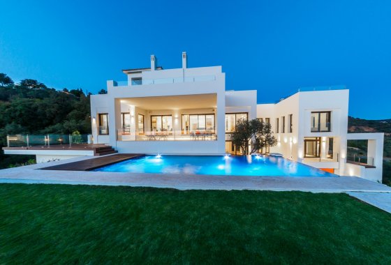 Resale - Villa - Marbella - Los Monteros