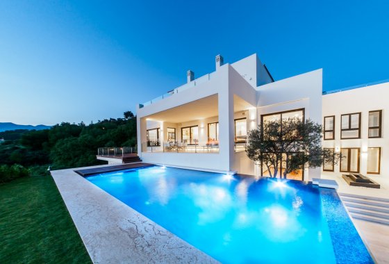 Resale - Villa - Marbella - Los Monteros